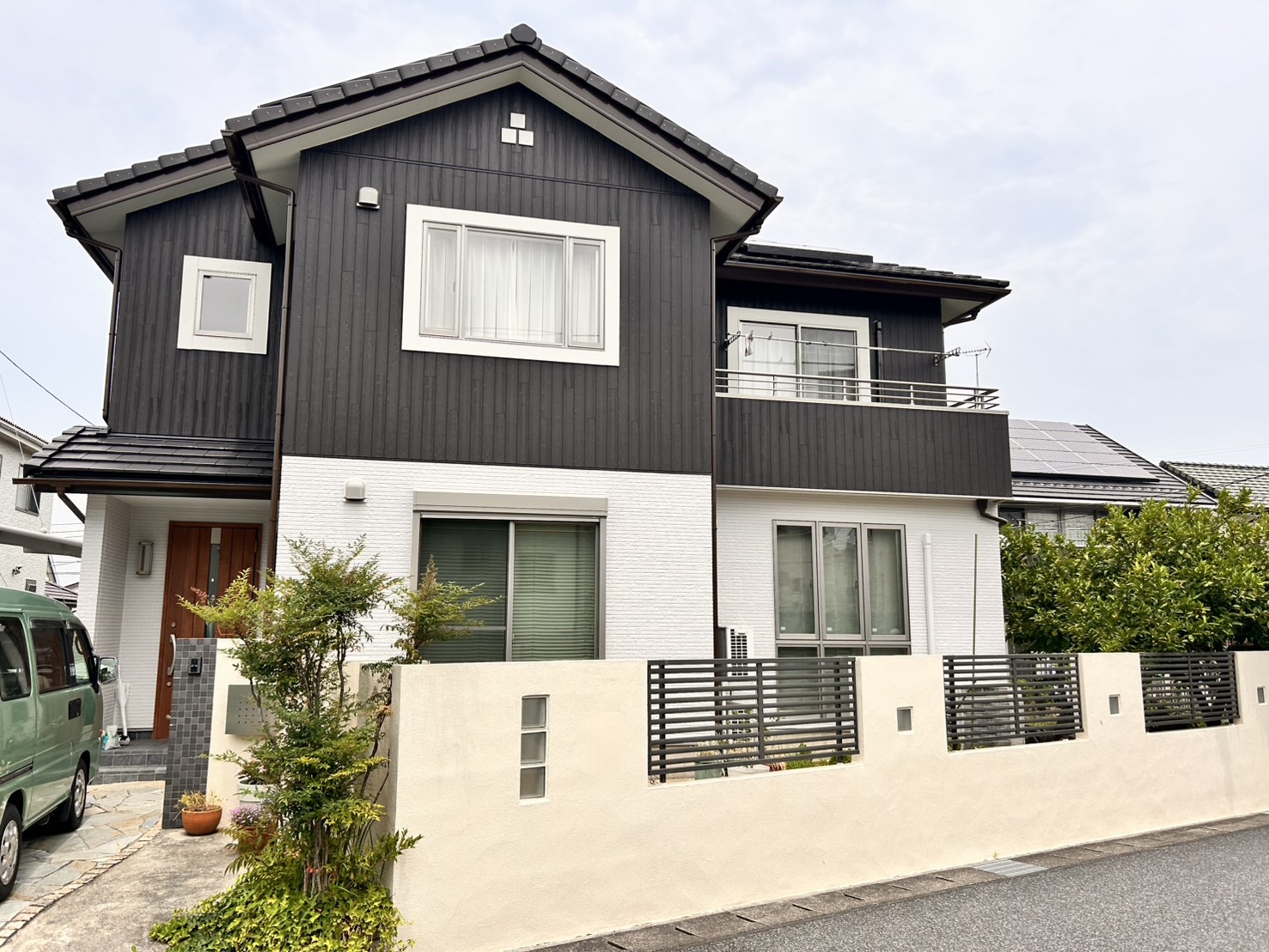 木更津市 ツートンカラーで洗練された建物に仕上がりました!