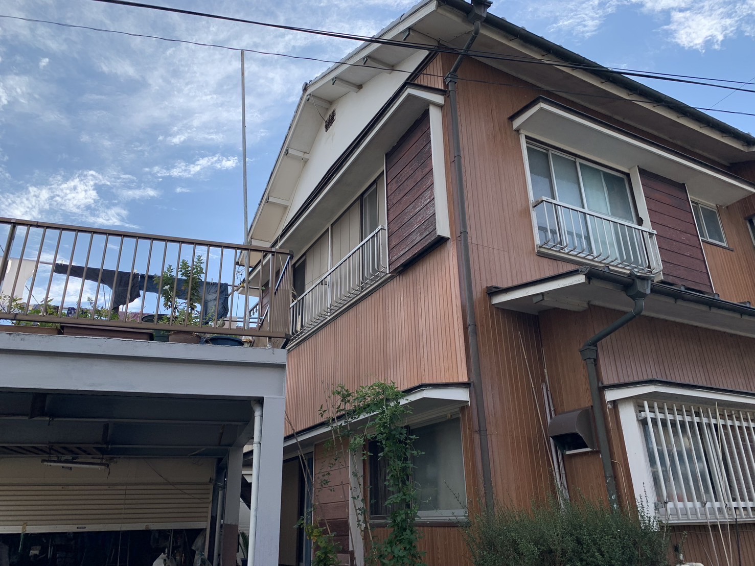 築60年のトタン外壁の建物も補修と塗装で新築のように！