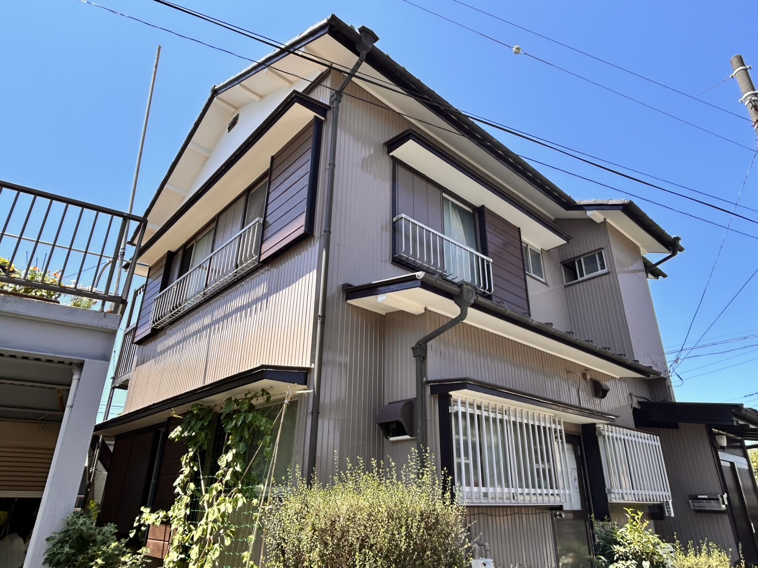 築60年のトタン外壁の建物も補修と塗装で新築のように!