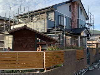 ２色の塗料を使い多彩模様塗りで、新築時のサイディングに！